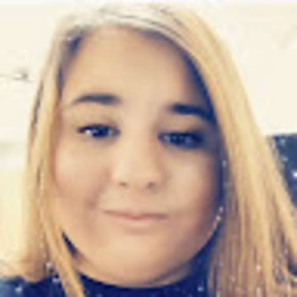 Meet your Posher, Mckenzy - Picture 1 of 1